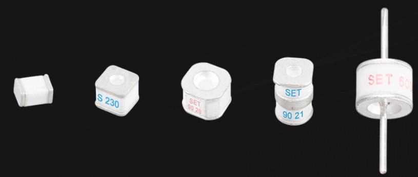 ���w��늹�